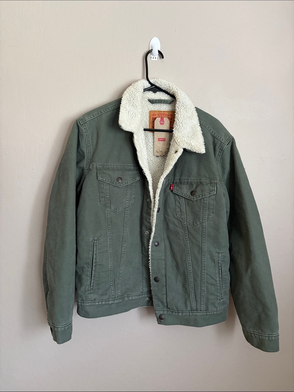 Levi's Olive Green Men’s Sherpa-Lined Trucker Jacket size medium NWT